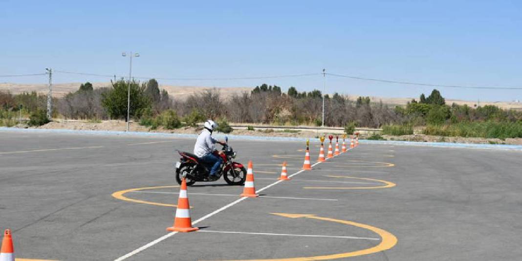 Ehliyeti olan da olmayan da buraya geliyor! ‘Sürücü Akademisi’ çok sevildi: “Türkiye’ye model olacak bir çalışma” 4